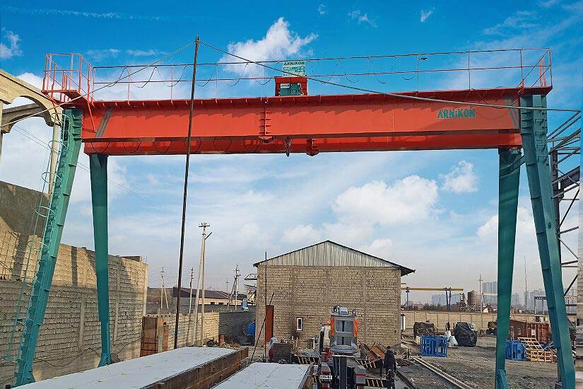 Les Ponts Roulants d' Arnikon Est En Ouzbékistan