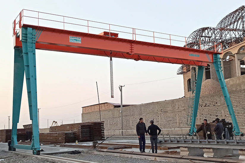 Les Ponts Roulants d' Arnikon Est En Ouzbékistan