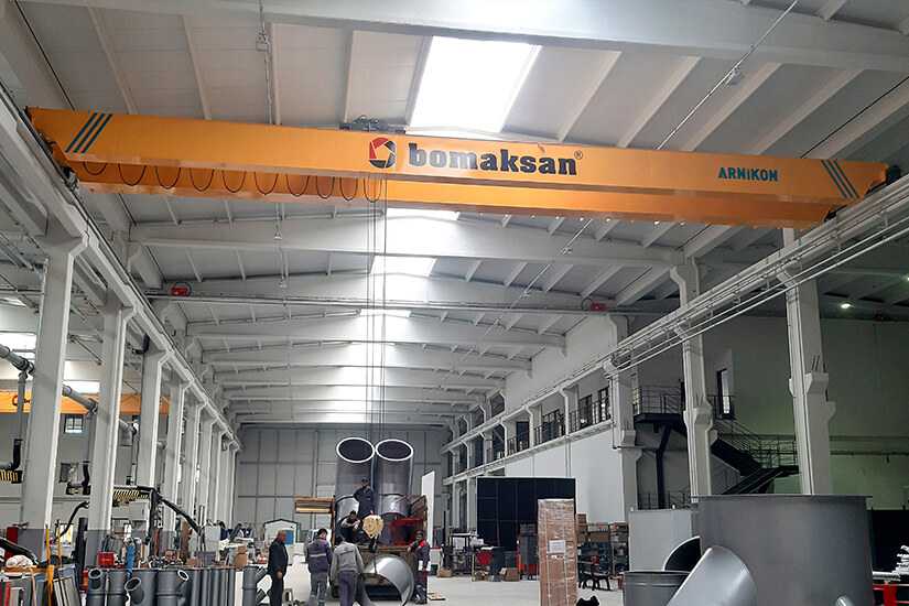Livraison d'un pont roulant à l'usine de Bomaksan 