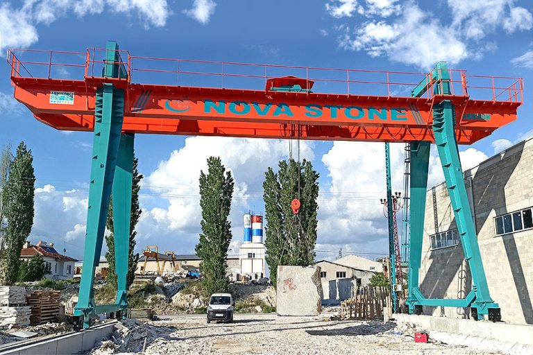 ARNIKON PORTIQUE DE 32 TONNES EST A NOVA STONE